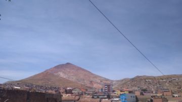 El Cerro Rico desde el ingenio Dolores.