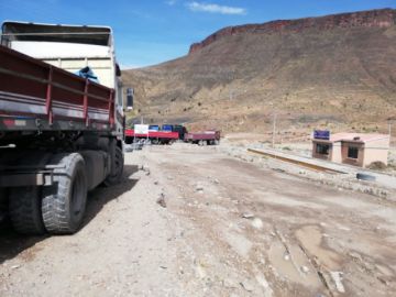Este es el cruce del camino a la exterminal y a la nueva.