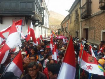La marcha está rumbo a la plaza principal.