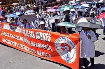Médicos levantan sus piquetes y reanudan la atención en hospitales