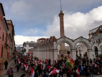 La marcha ya está en la plaza.
