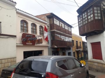 Colocan banderas potosinas.