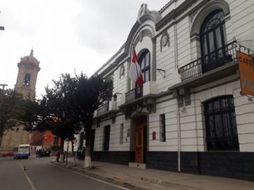 Colocan banderas potosinas.