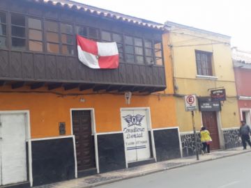 Colocan banderas potosinas.