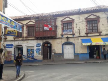 Colocan banderas potosinas.