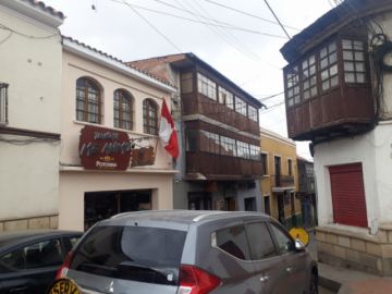 Colocan banderas potosinas.
