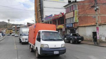 Parece un día normal, con el cielo nublado.