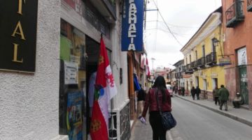 Colocan banderas potosinas.