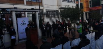 Inicia el acto en el TED.
