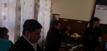 El Gobernador ya votó.
