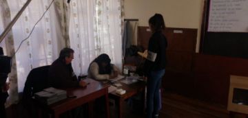 El Gobernador ya votó.