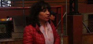 Gisela argandoña votó en la escuela Topáter.