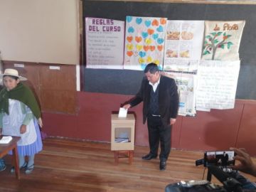 El Gobernador ya votó.