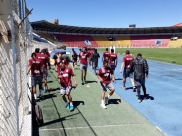 Real Potosí entrena para recibir a Bolívar