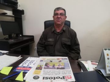 El comandante interino.