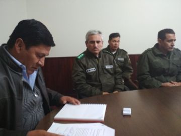 En reunión de trabajo.