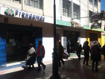 Panorama en el cercanías de edificios bancarios.
