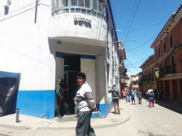 Panorama en el cercanías de edificios bancarios.