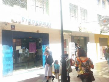 Panorama en el cercanías de edificios bancarios.