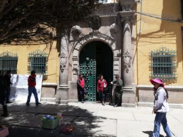 instituciones en el centro.