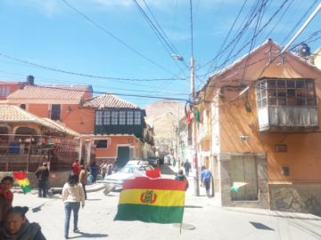 Tránsito confirma bloqueo en la vía Potosí – Sucre