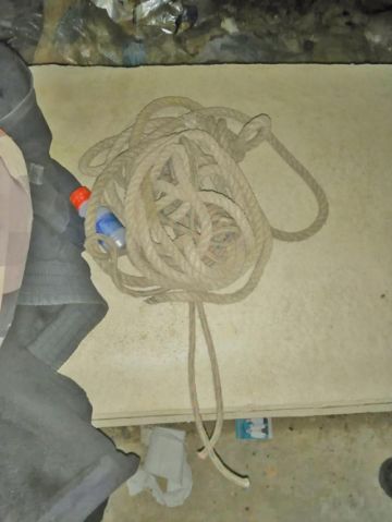 Un hombre se quita la vida colgándose