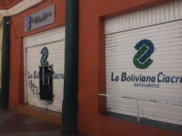 Los bancos estaban abiertos a primera hora de la mañana.