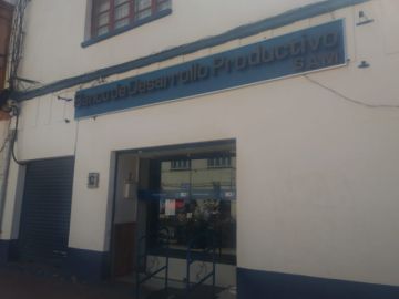Los bancos estaban abiertos a primera hora de la mañana.