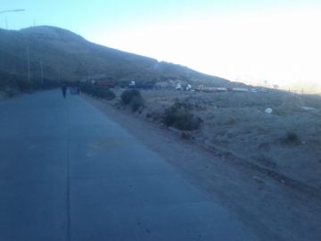 Bloqueo en la salida a Sucre, altura Aduana en Karachipampa.