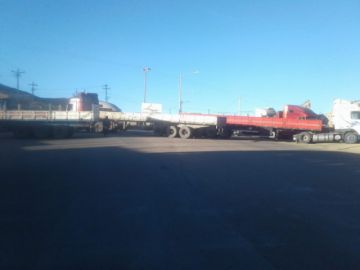 Bloqueo en la salida a Sucre, altura Aduana en Karachipampa.