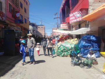 La gente buscaba alimentos infructuosamente