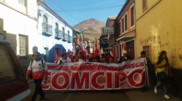 La marcha de la zona alta baja lentamente.
