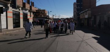Los médicos se pliegan a la marcha.