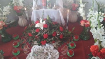 Familias prepararon las tumbas para sus seres queridos fallecidos.