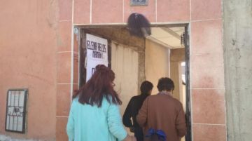 Familias prepararon las tumbas para sus seres queridos fallecidos.