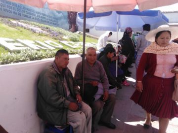 Las familias acuden desde temprano este domingo.