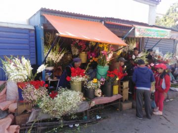 Las floristas tuvieron buena venta.