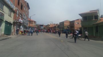 La marcha de los mineros rumbo al Puente de la Dignidad.