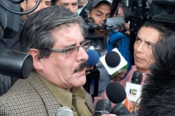 No hay fecha para entregar la carta a Evo y Albarracín dice que "la voz de Camacho es la voz del pueblo"