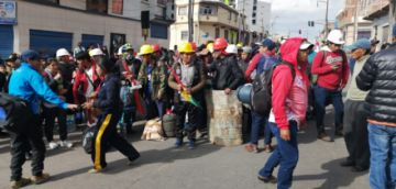 Se embarcaron hacia La Paz. EL POTOSÍ