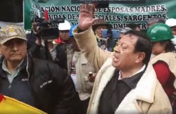 Policías en La Paz se pronuncian