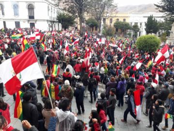 Festejan en la plaza 10 de Noviembre