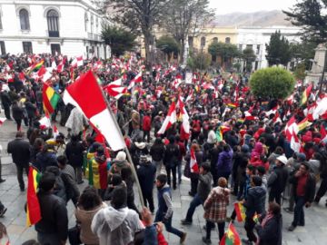 Festejan en la plaza 10 de Noviembre