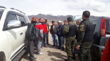 Ha presencia policial y de derechos humanos.