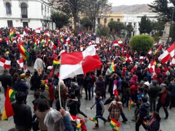 Festejan en la plaza 10 de Noviembre