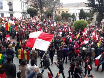 Festejan en la plaza 10 de Noviembre