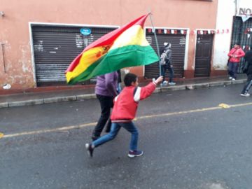 Festejan en las calles.
