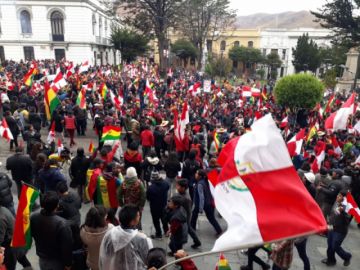 Festejan en la plaza 10 de Noviembre