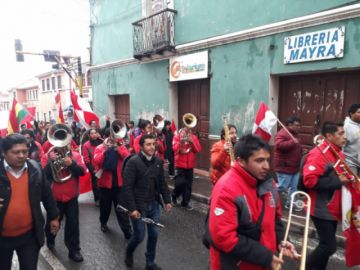 Festejan en las calles.