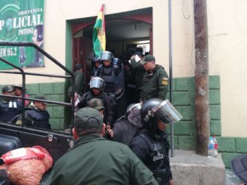 Policías y militares van a Betanzos